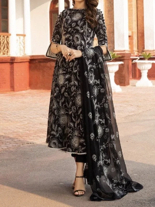 Grace A6 Black-Embroided 3pc linen dress with embroidered chiffon dupatta.