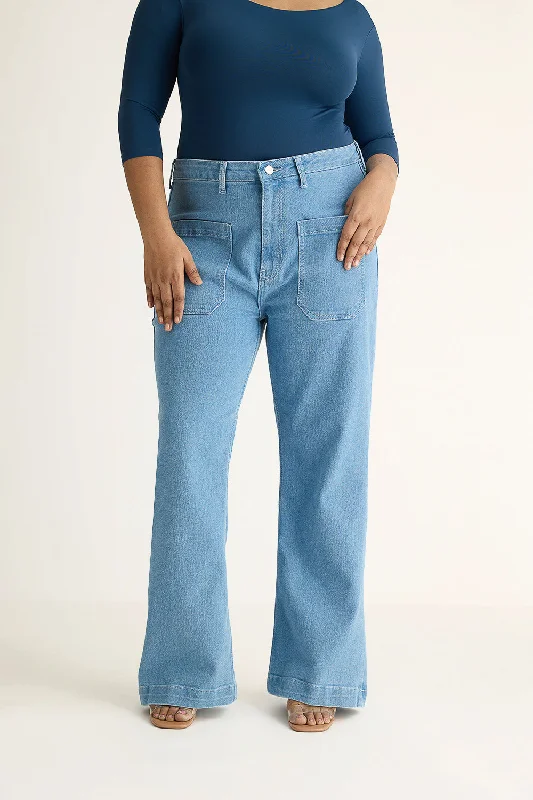 Siren Front Pocket Bootcut Curve Jeans